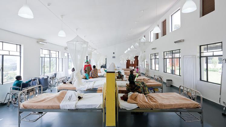 © Iwan Baan. Image of a ward within the Butaro District Hospital